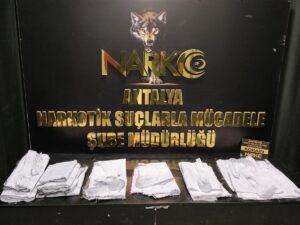 ANTALYA (AA) – Antalya Havalimanı'nda beze emdirilmiş olarak 4,5 kilo