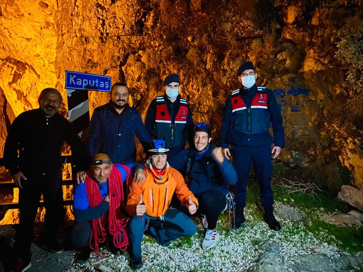 Antalya'da doğa yürüyüşü yaptıkları kanyonda kaybolan 3 kişi bulundu