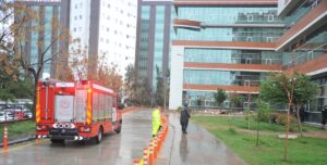 ANTALYA (AA) – Antalya'da etkili olan kuvvetli rüzgar ve sağanak