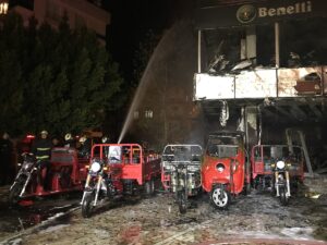 ANTALYA (AA) – Antalya'da motosiklet bayisinde çıkan yangında yaklaşık 250