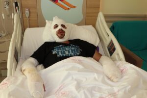 - "Kafe, tek giriş ve çıkışlı, merdivenli bir yerdi. Yangından