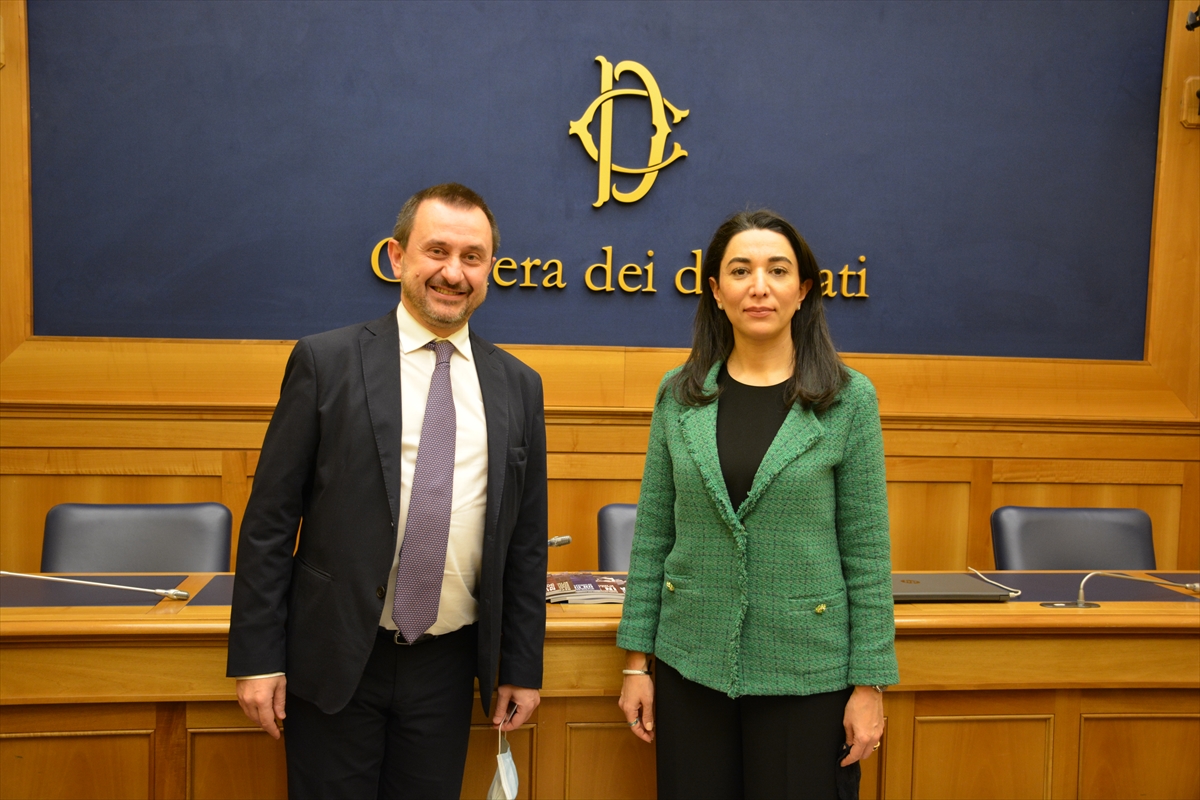 Azerbaycan Ombudsmanı, Karabağ'daki insan hakları ihlallerini İtalya'da anlattı
