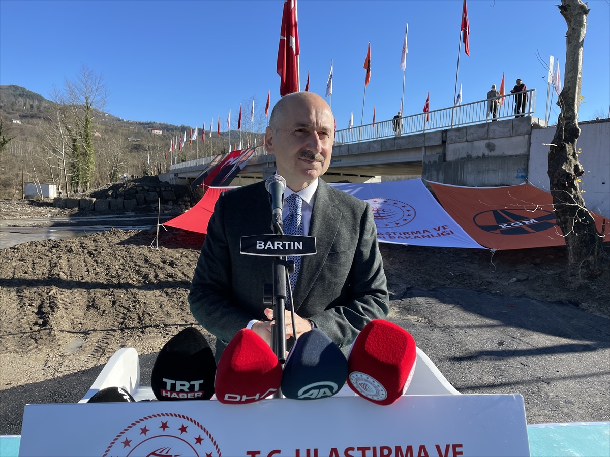 Bakan Karaismailoğlu, Bartın'da yeniden inşa edilen Kumluca-2 Köprüsü'nün açılışında konuştu: