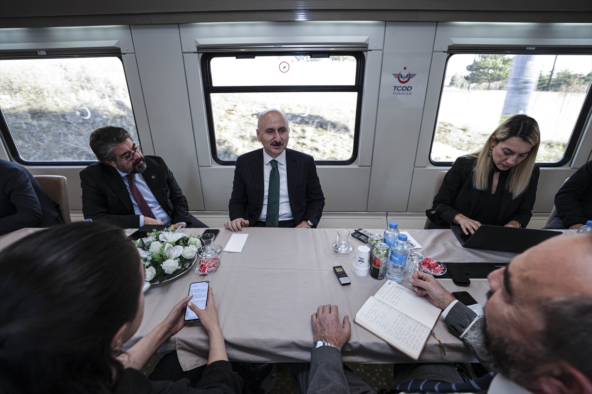 Bakan Karaismailoğlu, EMD Yönetim Kurulu üyeleri ile bir araya geldi: