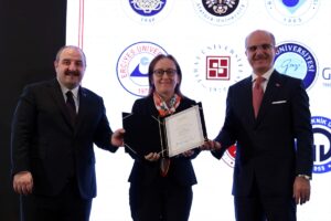 ANKARA (AA) – Sanayi ve Teknoloji Bakanı Mustafa Varank, son