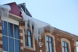 BİNGÖL (AA) – Bingöl'ün Karlıova ilçesinde bir hafta süren kar