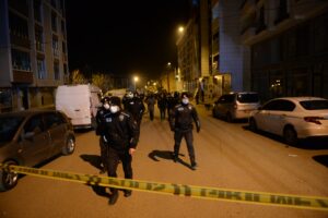 BİNGÖL (AA) – Bingöl Valiliği, kent merkezindeki Tevhid Kitabevi'nin mühürlenmek