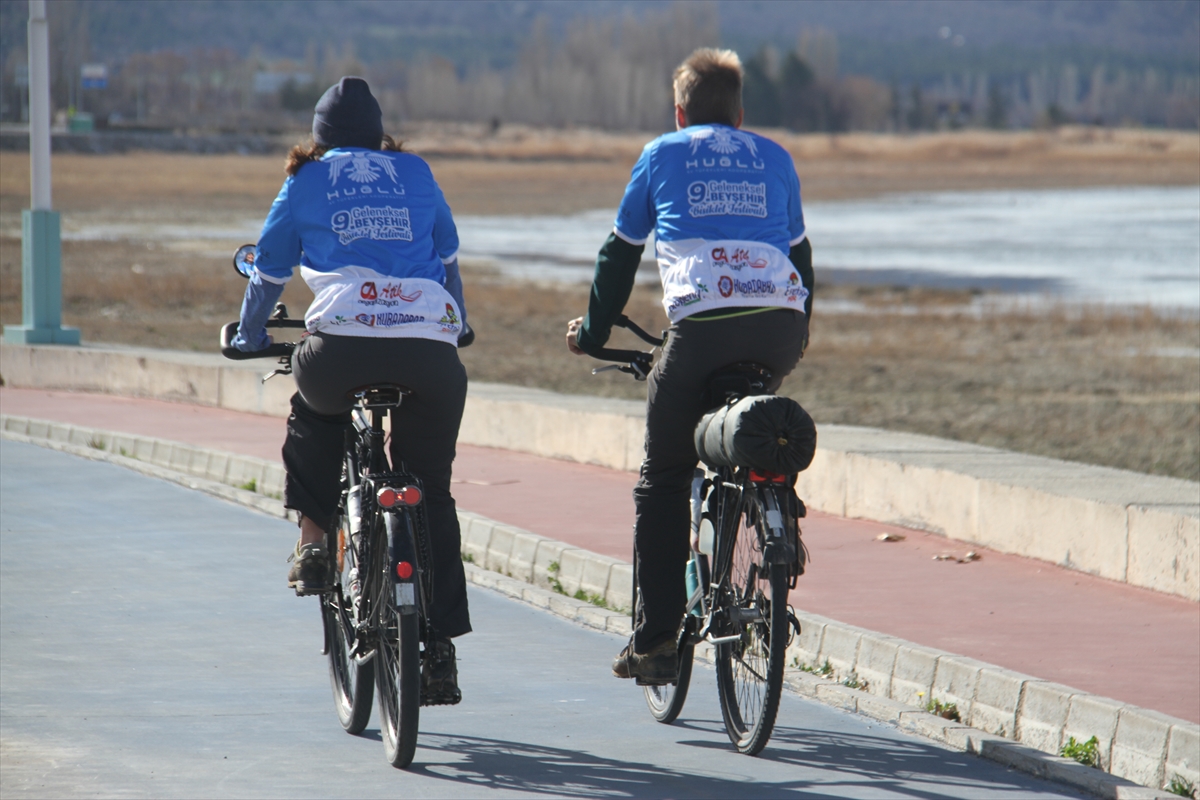Bisikletle tura çıkan iki Belçikalı Konya'da mola verdi