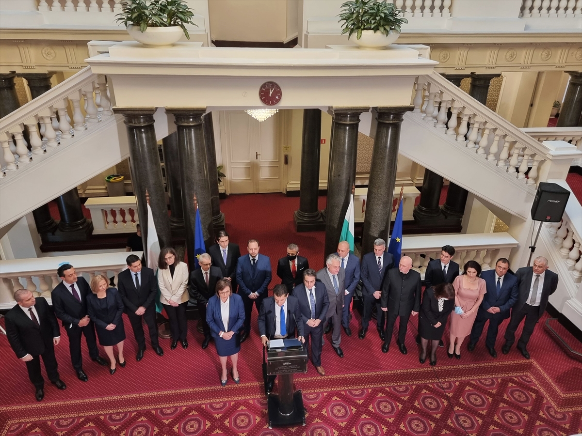 Bulgaristan’da Başbakan adayı Petkov, kabine taslağındaki üyelerini tanıttı: