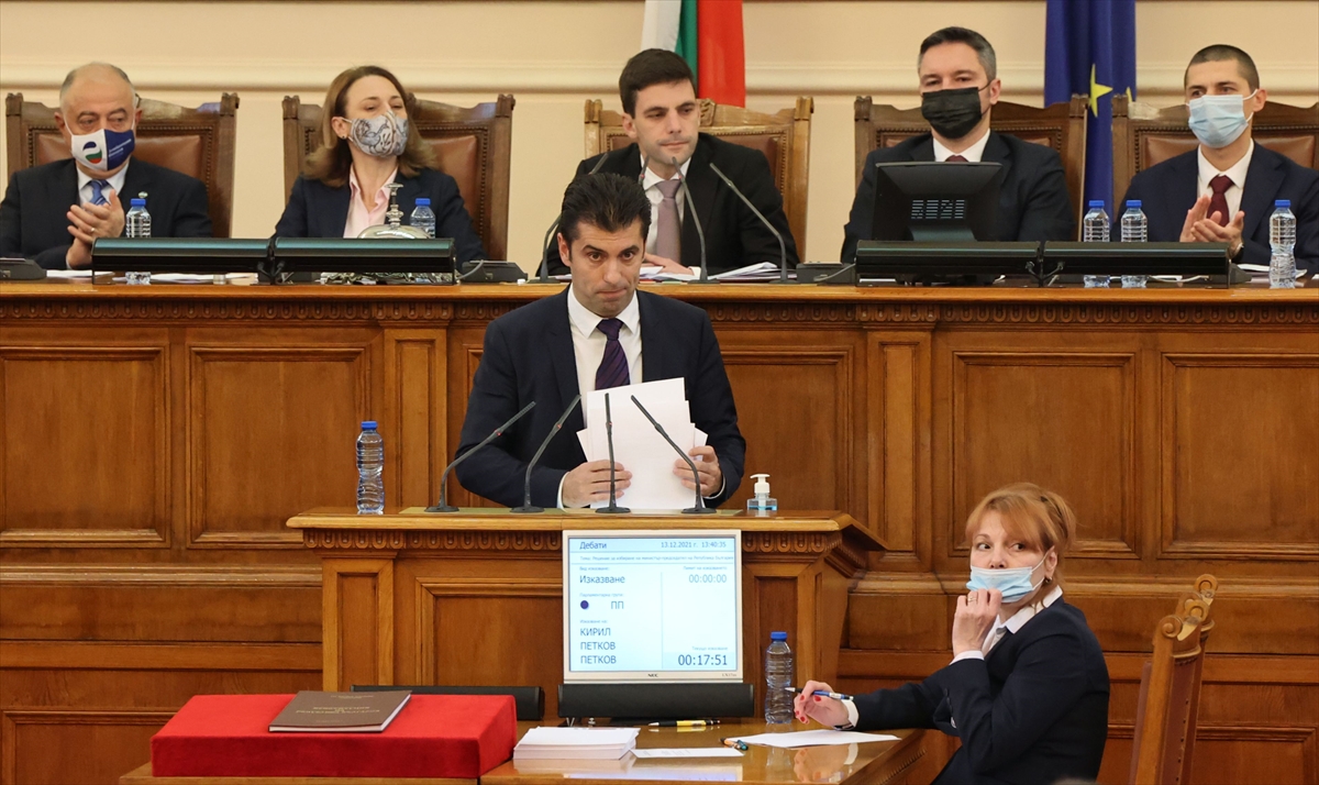 Bulgaristan’da Petkov'un hükümeti güvenoyu aldı