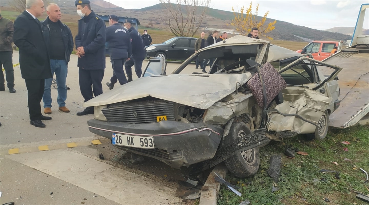 Bursa'da cip ile otomobilin çarpıştığı kazada muhtar hayatını kaybetti