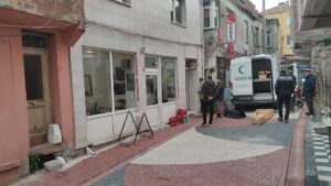 ÇANAKKALE (AA) – Çanakkale'nin Ayvacık ilçesinde bir kişi, yaşadığı apartmanın