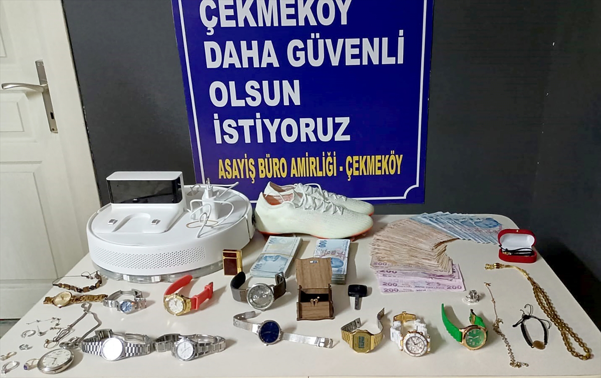 Çekmeköy'de hırsızlık yaptıkları iddia edilen 2 şüpheli yakalandı