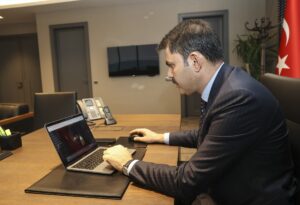 - Kurum, "Ebru sanatı değil, müsilaj", "İstanbul ve hilal" ve