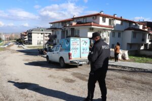 DENİZLİ (AA) – Denizli’nin Pamukkale ilçesinde pitbull cinsi köpeğin saldırdığı