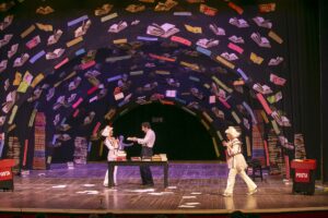 TUNUS (AA) – Ankara Devlet Tiyatrosu (DT) oyuncularının sahnelediği "Sonsuzluk