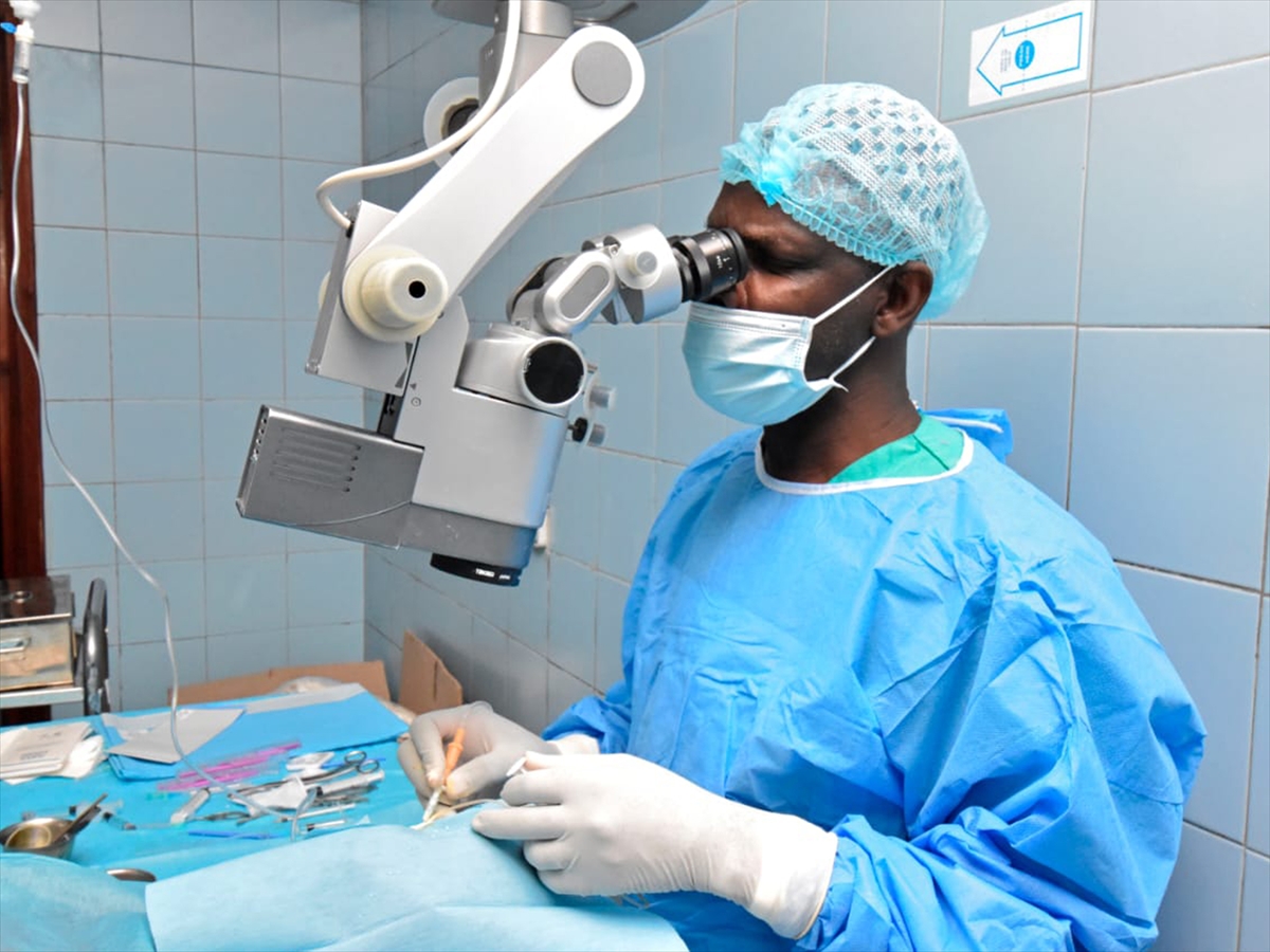 DİTİB, Senegal’de 400 katarakt hastasına “ışık” oldu