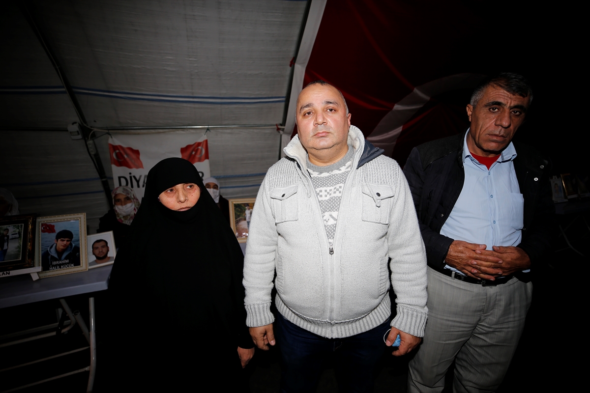 DİYARBAKIR (AA) – Diyarbakır annelerinin dağa kaçırılan çocukları için HDP