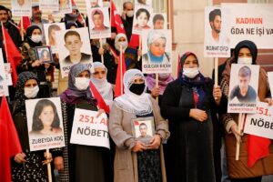 DİYARBAKIR (AA) – Diyarbakır annelerinin dağa kaçırılan çocuklarına kavuşmak için