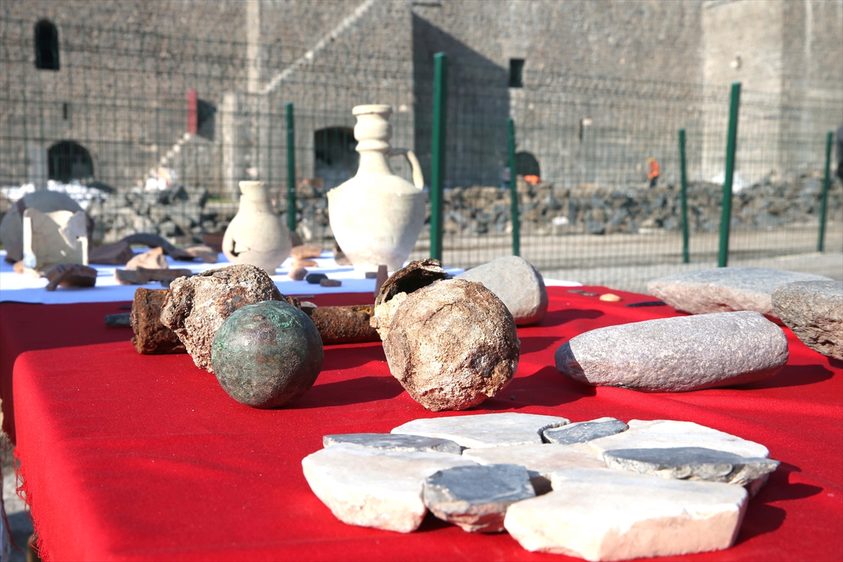 “Diyarbakır'ın kalbi” Amida Höyük'te bulunan eserler sergilendi