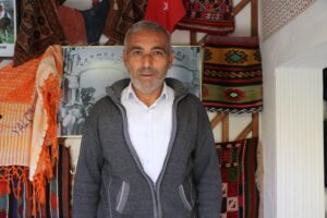 İZMİR (AA) – İzmir'in Bergama ilçesinde düğünlerde cirit oynatılması ve