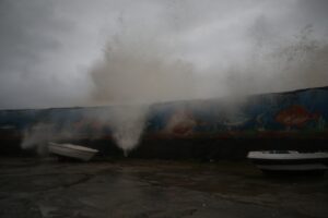 DÜZCE (AA) – Düzce'nin Akçakoca ilçesinde saatteki hızı 50 kilometreyi