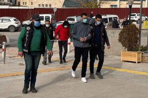 ELAZIĞ (AA) – Elazığ'da düzenlenen uyuşturucu operasyonunda gözaltına alınan 3