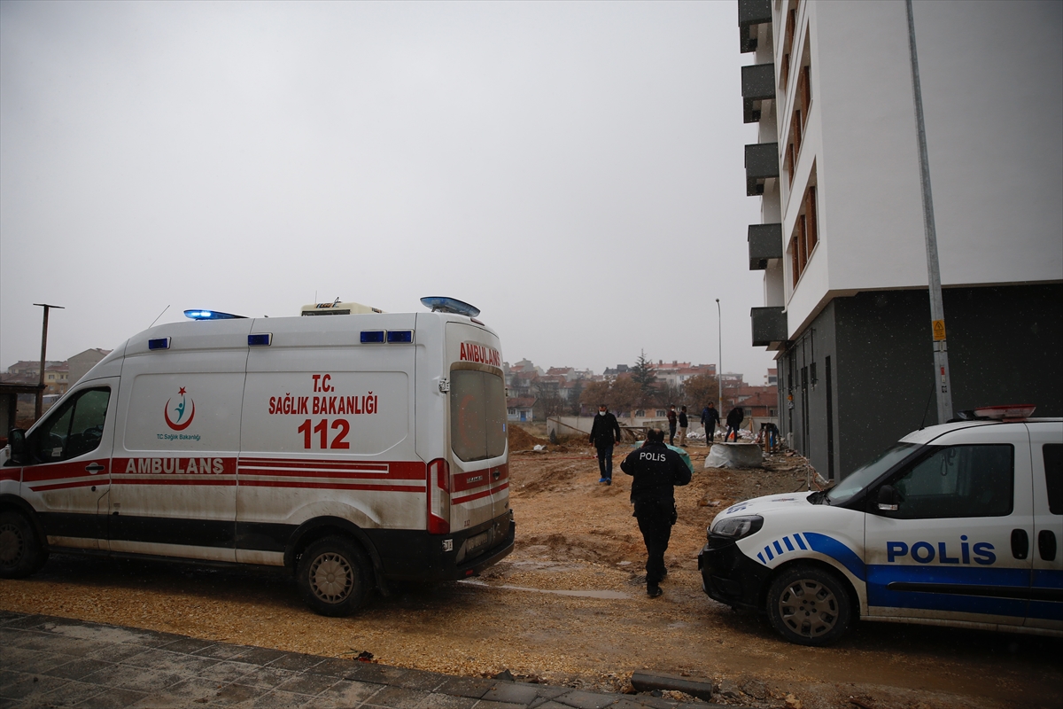 Eskişehir'de inşaatta asansör boşluğuna düşen işçi öldü