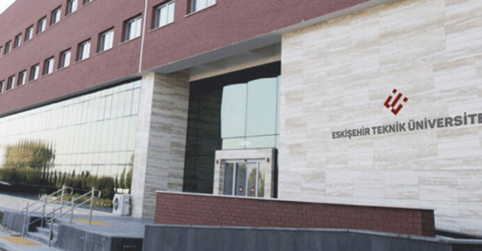 ESTÜ’den öğrencilere mezuniyet öncesi kariyer imkanı