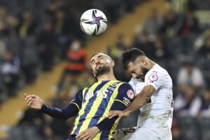 Stat: Ülker Hakemler: Turgut Doman, Ekrem Kan, İbrahim Bozbey Fenerbahçe: