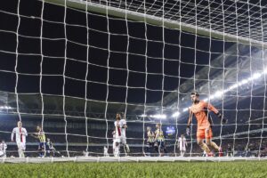 - Fenerbahçe: 2 - Beşiktaş: 1