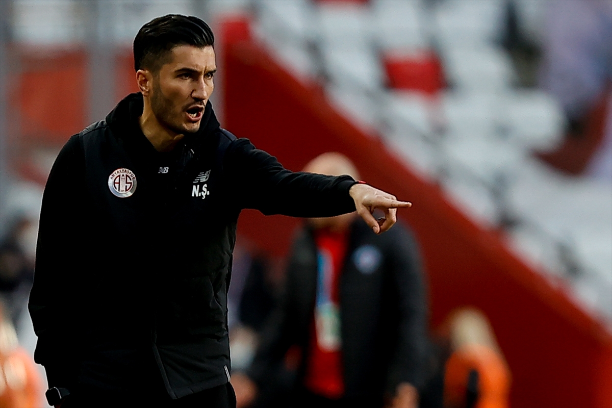 - Fraport TAV Antalyaspor: 1 - Kasımpaşa: 0 (İlk yarı)