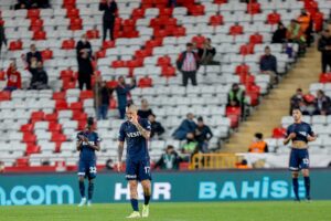 - Fraport TAV Antalyaspor: 1 - Trabzonspor: 1 (İlk yarı)