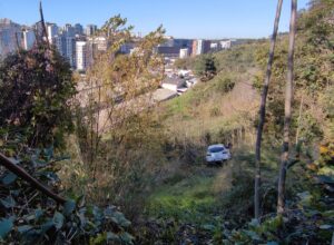 İSTANBUL (AA) – Kağıthane'de otomobilini otoparktan çıkarmaya çalışan sürücü, fren