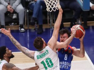 - Frutti Extra Bursaspor: 79  - Anadolu Efes: 83