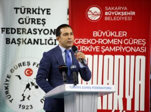 SAKARYA (AA) – Büyükler Grekoromen Güreş Türkiye Şampiyonası, Sakarya'da devam