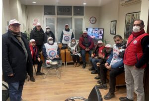 İSTANBUL (AA) – Bakırköy Belediyesi önünde yaklaşık iki aydır grev