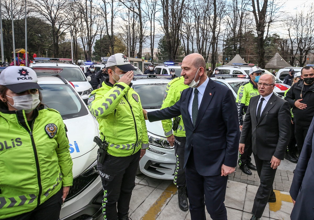 İçişleri Bakanı Soylu, Bursa'da araç teslim törenine katıldı