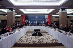 İSTANBUL (AA) – İçişleri Bakanı Süleyman Soylu, Bayrampaşa'da mahalle muhtarlarıyla