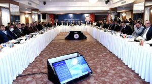 İSTANBUL (AA) – İçişleri Bakanı Süleyman Soylu, Eyüpsultan'da mahalle muhtarlarıyla