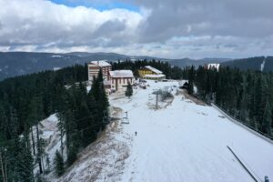KASTAMONU (AA) – Türkiye'nin önemli kayak merkezlerinden Ilgaz Dağı'nda kar