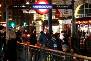 LONDRA (AA) – İngiltere'de uzmanlar, yeni tip koronavirüsün (Kovid-19) Omicron