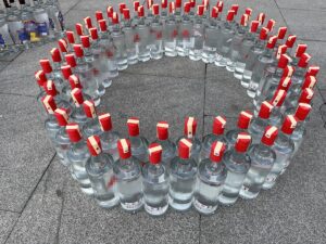 İSTANBUL (AA) – Silivri'de 7 bin 716 şişe sahte içkinin