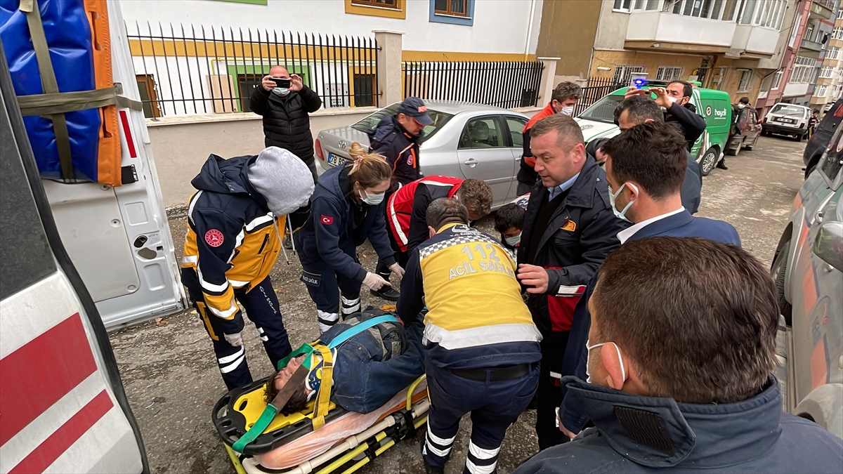 Karabük'te uçuruma düşerek yaralanan kişi kurtarıldı