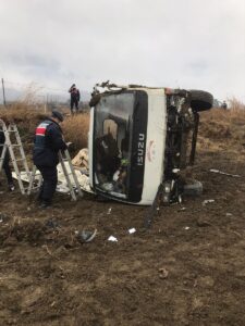 KASTAMONU (AA) – Kastamonu'da kamyonetin devrilmesi sonucu 1 kişi öldü,