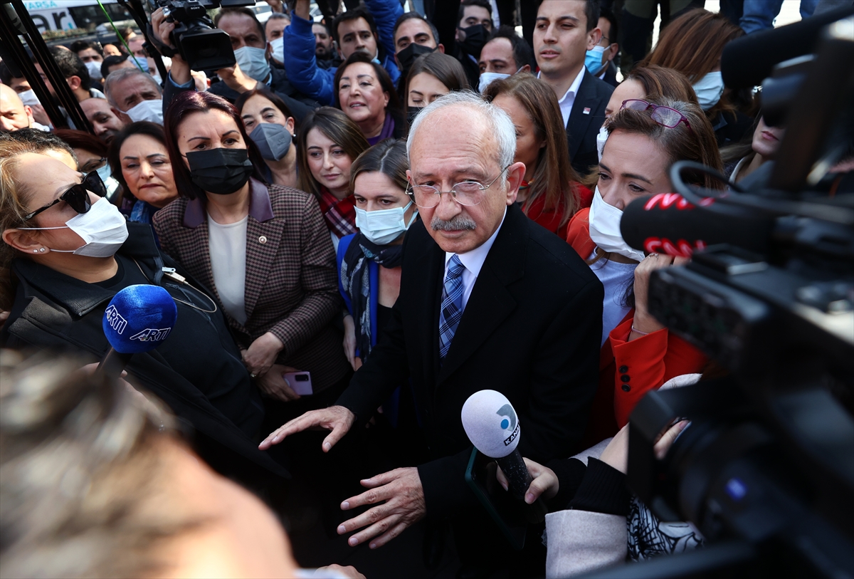 Kılıçdaroğlu, Milli Eğitim Bakanlığı önünde açıklama yaptı: