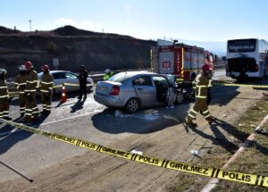 KIRIKKALE (AA) – Kırıkkale'de otomobilin yolcu otobüsüne çarpması sonucu 1