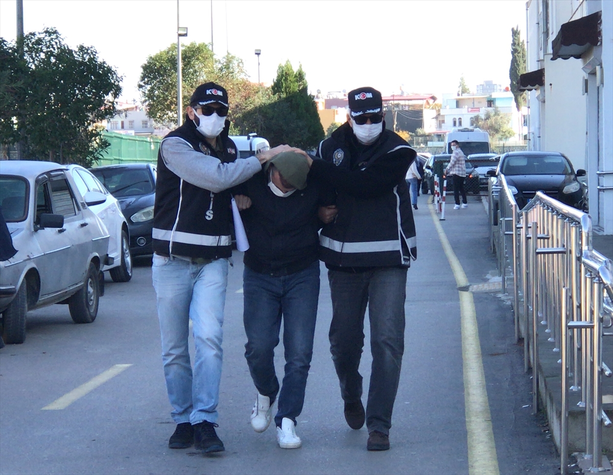 Kırmızı bültenle aranan firari hükümlü Ukrayna'da yakalanıp Adana'ya getirildi