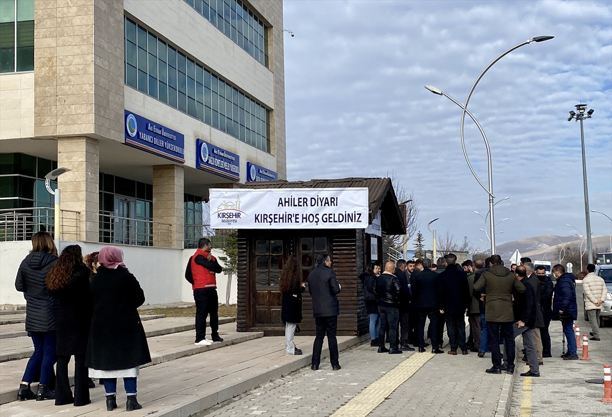KIRŞEHİR (AA) – Kırşehir'de, soğuk kış günlerinde belediyenin üniversite kampüsüne