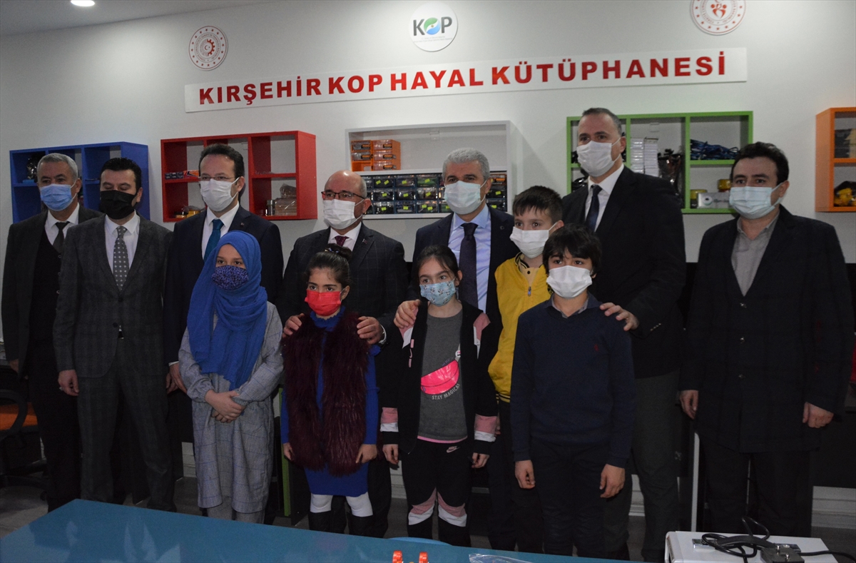 Kırşehir'de KOP desteğiyle uzay ve astronomi temalı Hayal Kütüphanesi açıldı